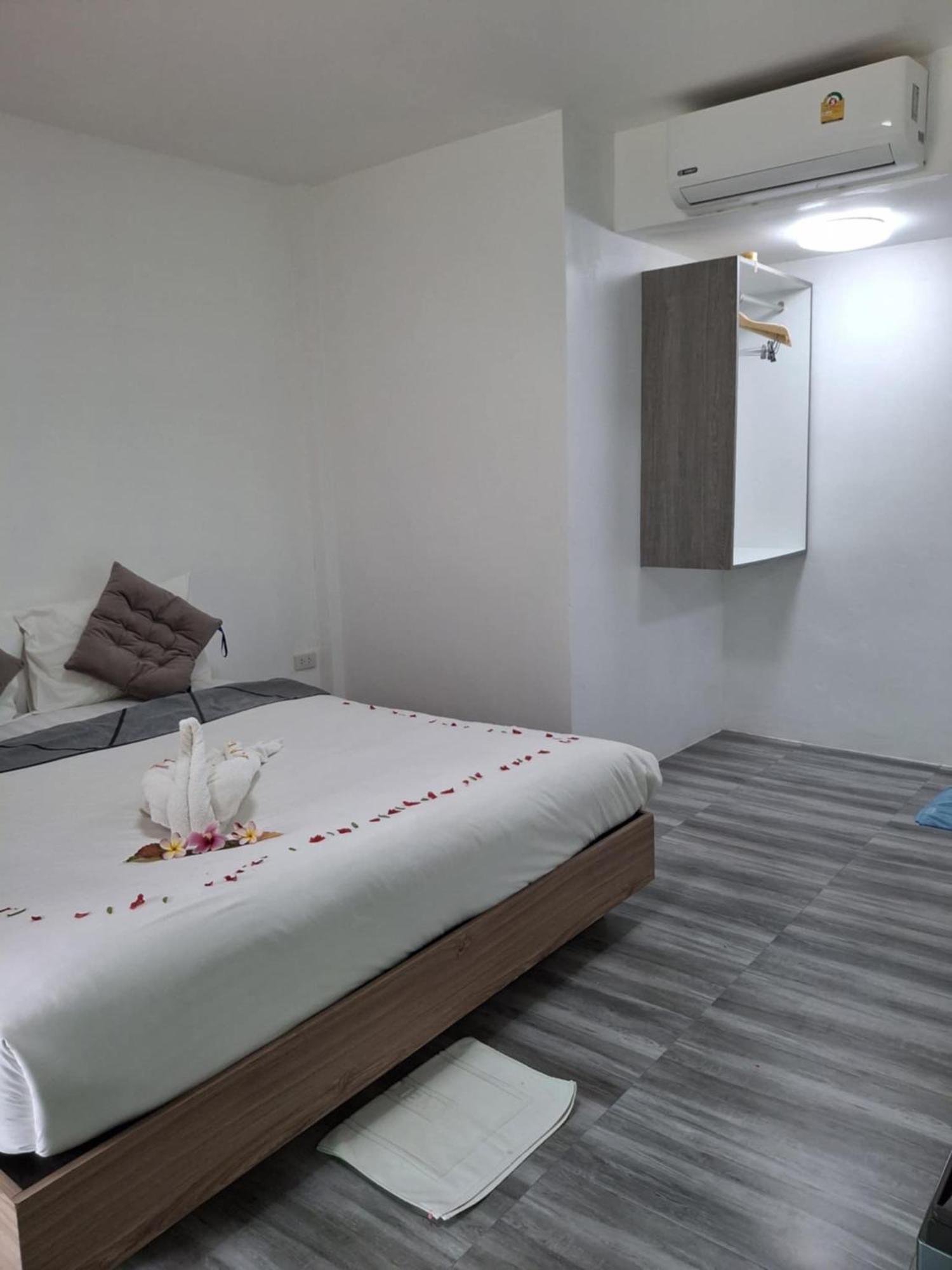 Phurin Thara Resort Ko Lanta Extérieur photo