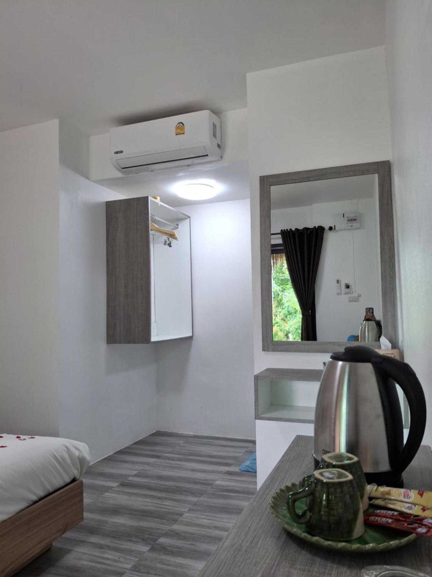 Phurin Thara Resort Ko Lanta Extérieur photo